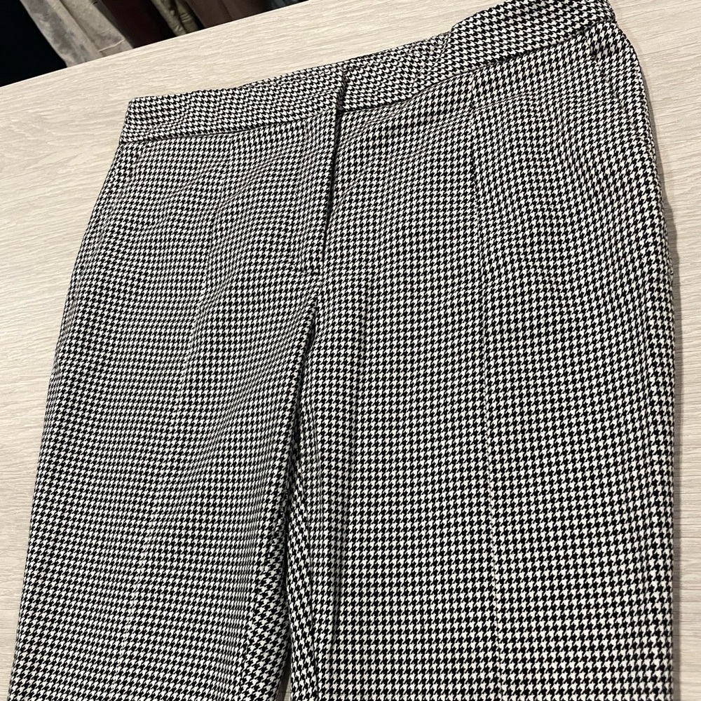 Black and white skinny pants from Zara